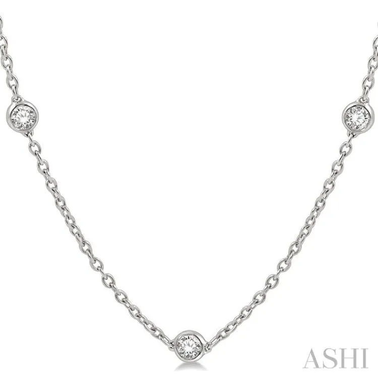 1 1/2 Ctw Round Cut Diamond Fashion Necklace in 14K White Gold