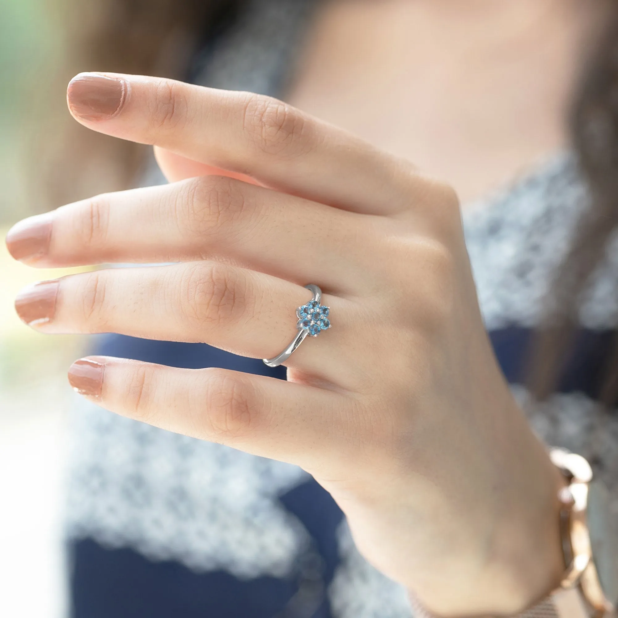 1.75 CT Aquamarine Flower Anniversary Ring in Gold