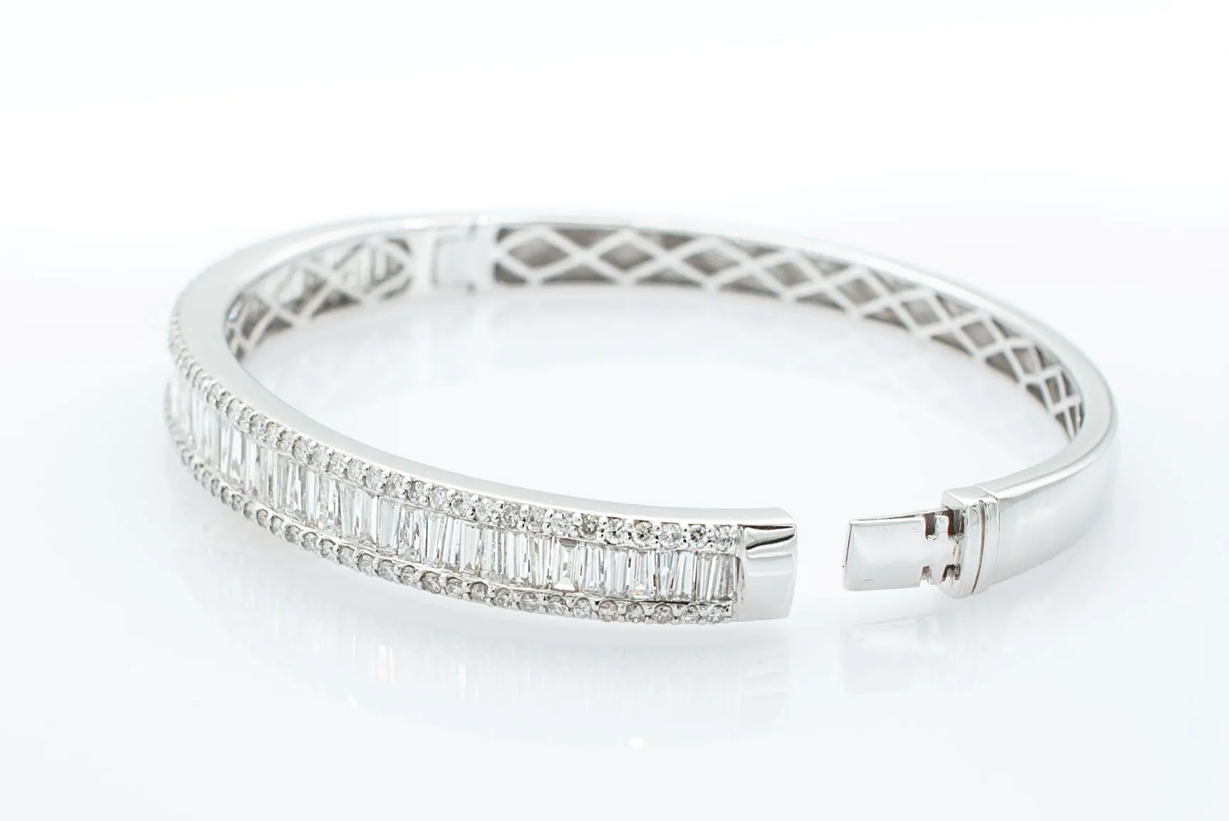 4.5 ct Baguette Diamond Bangle Bracelet 18k