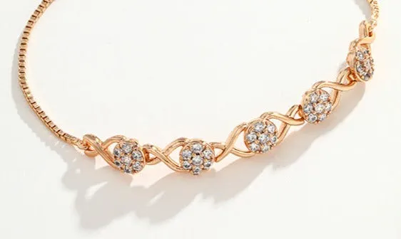 Adjustable hand-girdle pull-out bracelet is a light, luxurious and stylish gift