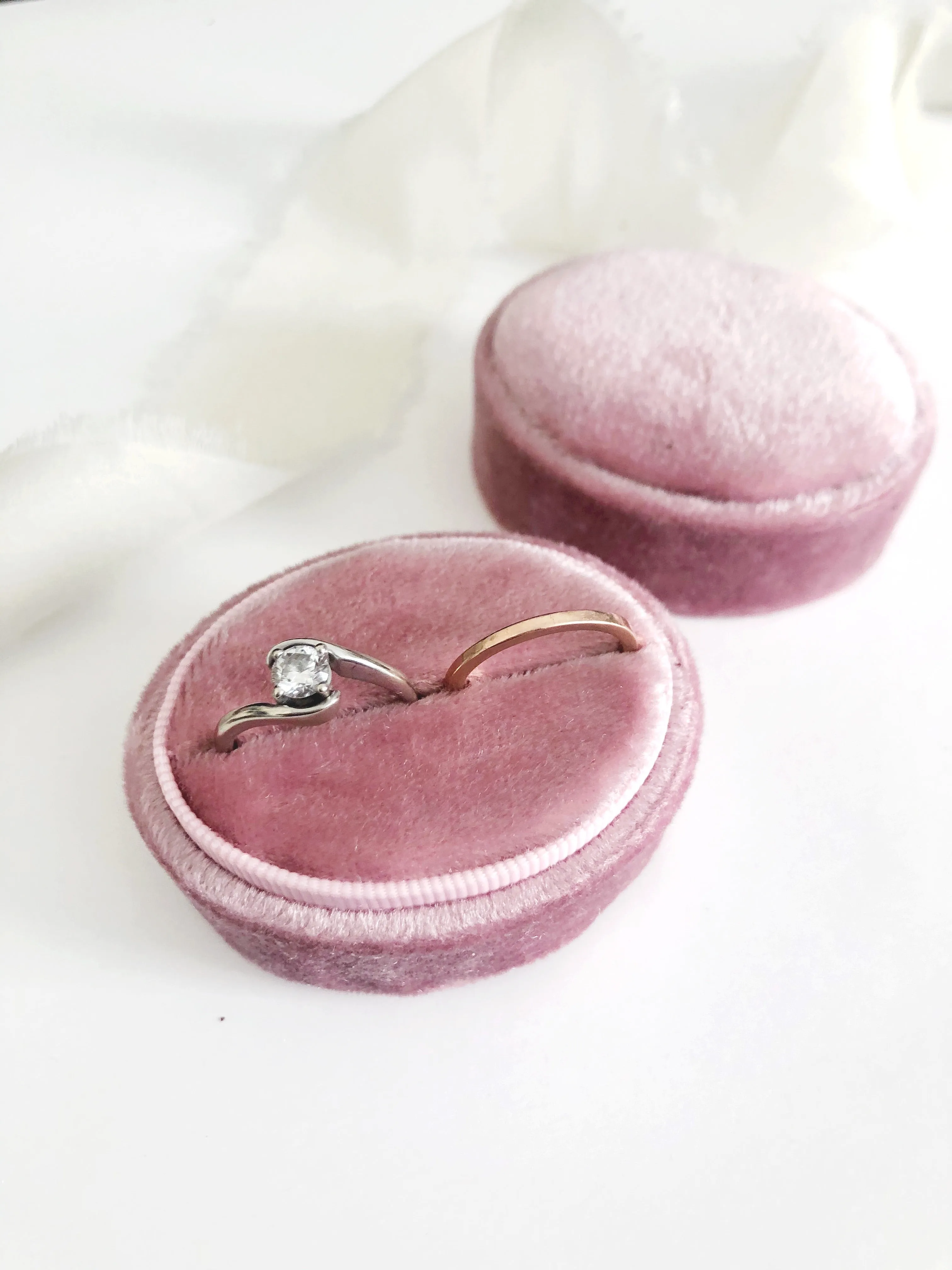 Blush Pink Velvet Horizontal Oval Ring Box