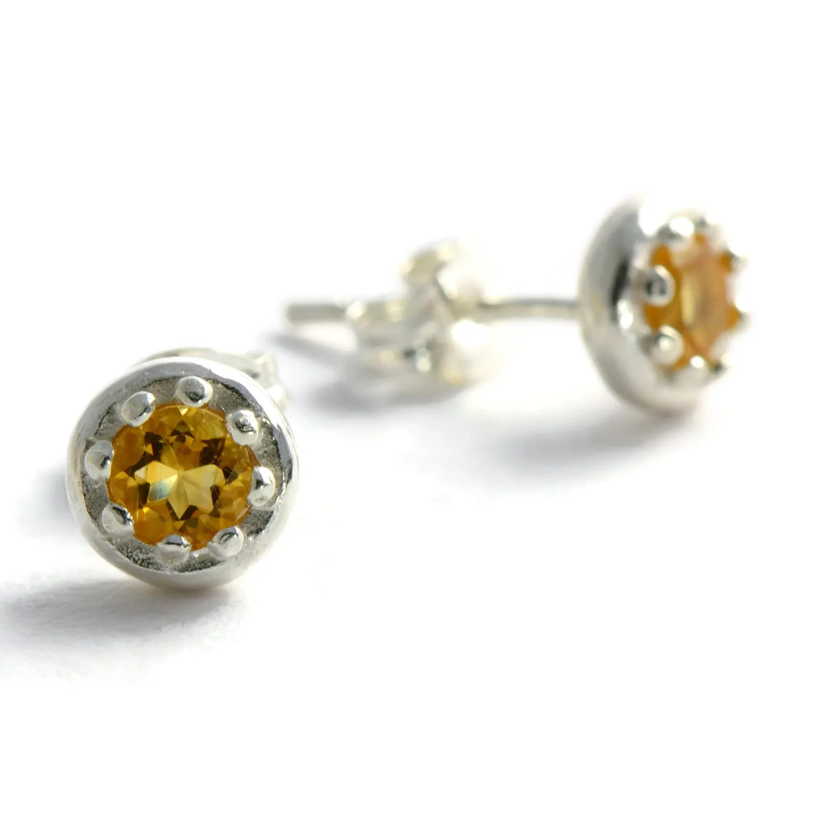 Citrine stud earrings - Crown basket frame stud earrings