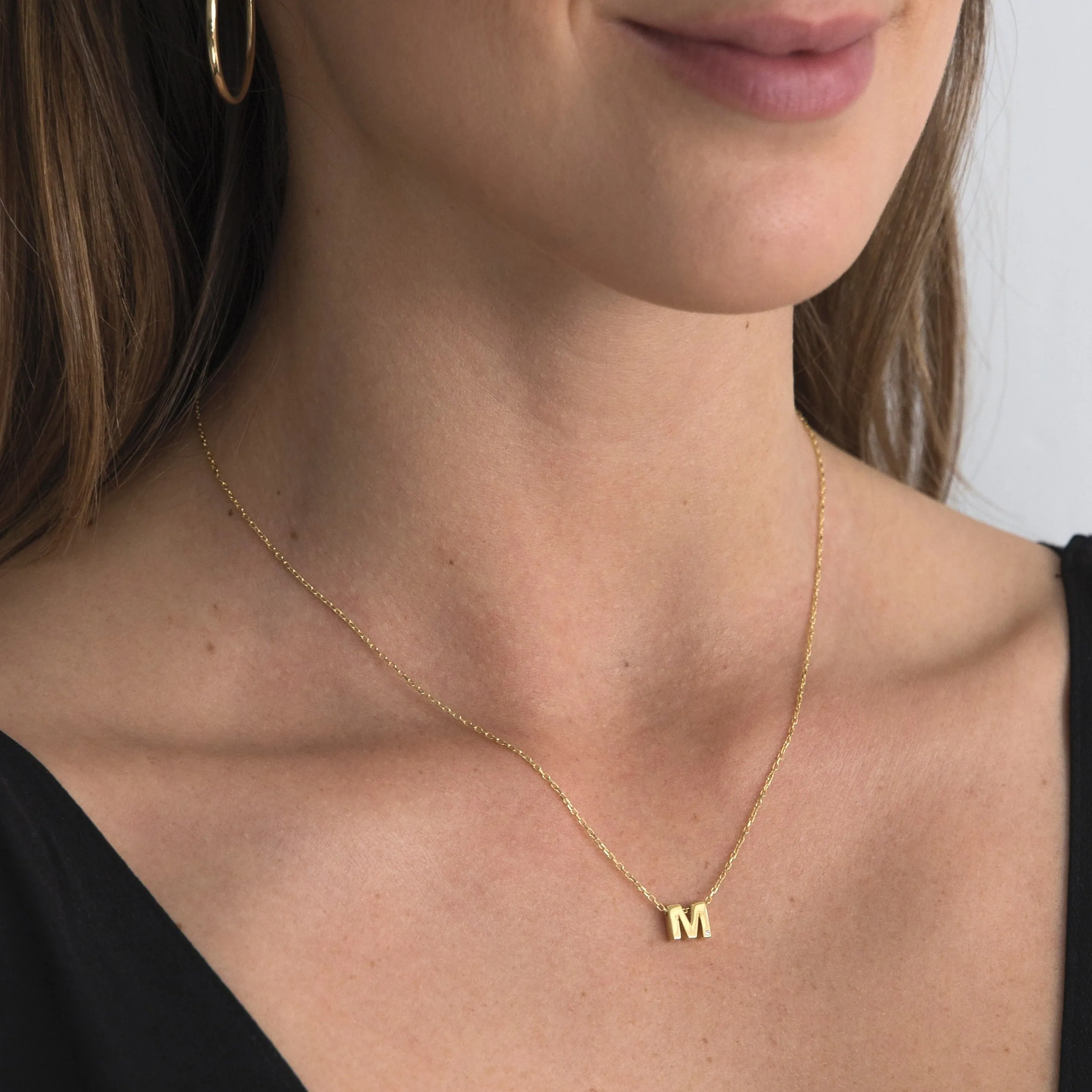 Diamond Letter Necklace "M" - 18 karat gold vermeil on sterling silver, diamond 0.01 carat