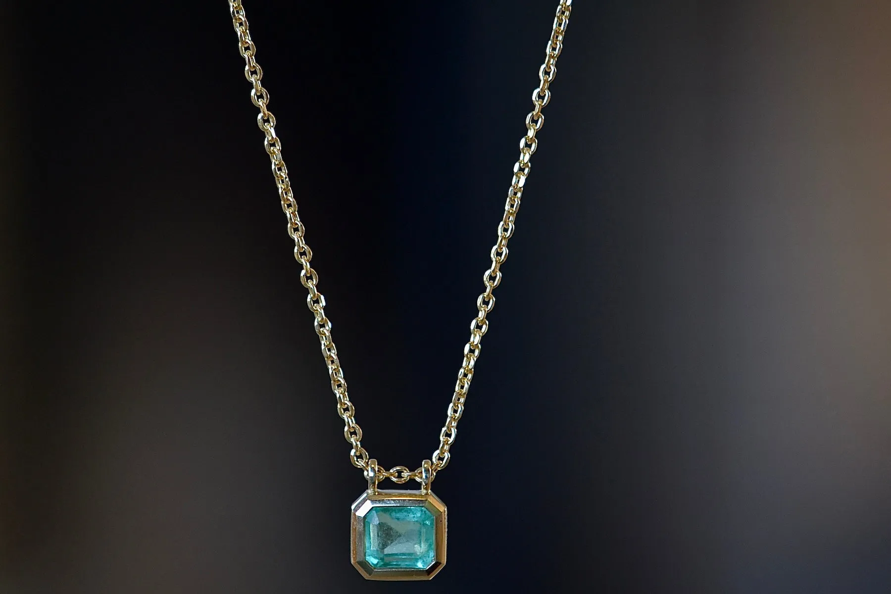 Duo Bale Emerald Necklace