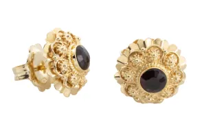 Garnet earrings in 14 carat gold