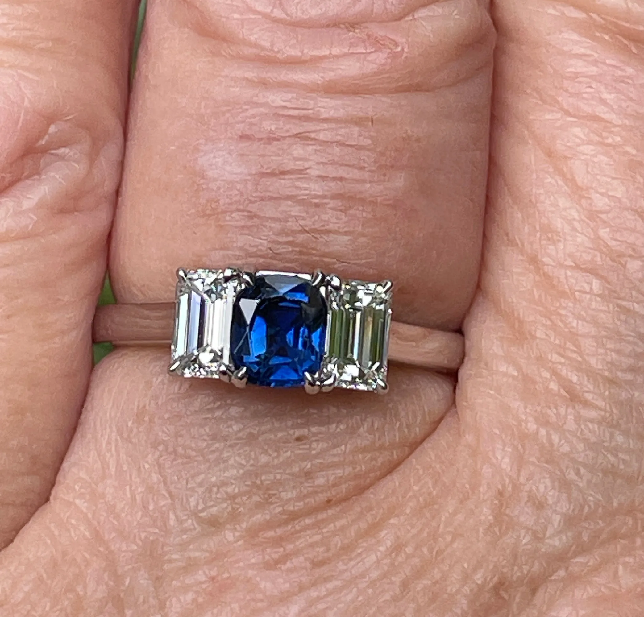 GIA Vintage TIFFANY & Co 1.75ctw No-Heat Blue Sapphire and Diamond 3 Stone Platinum Ring