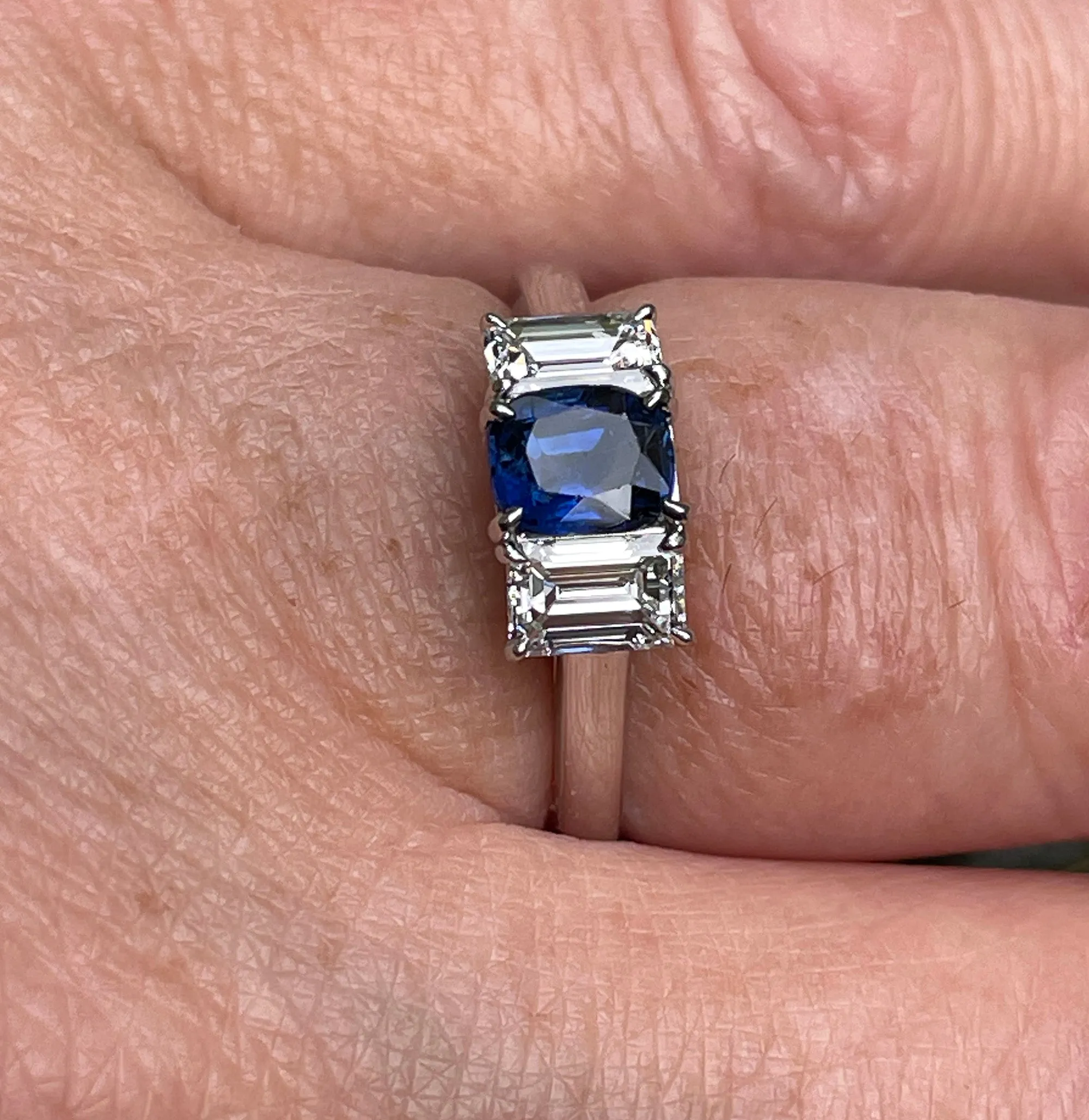 GIA Vintage TIFFANY & Co 1.75ctw No-Heat Blue Sapphire and Diamond 3 Stone Platinum Ring