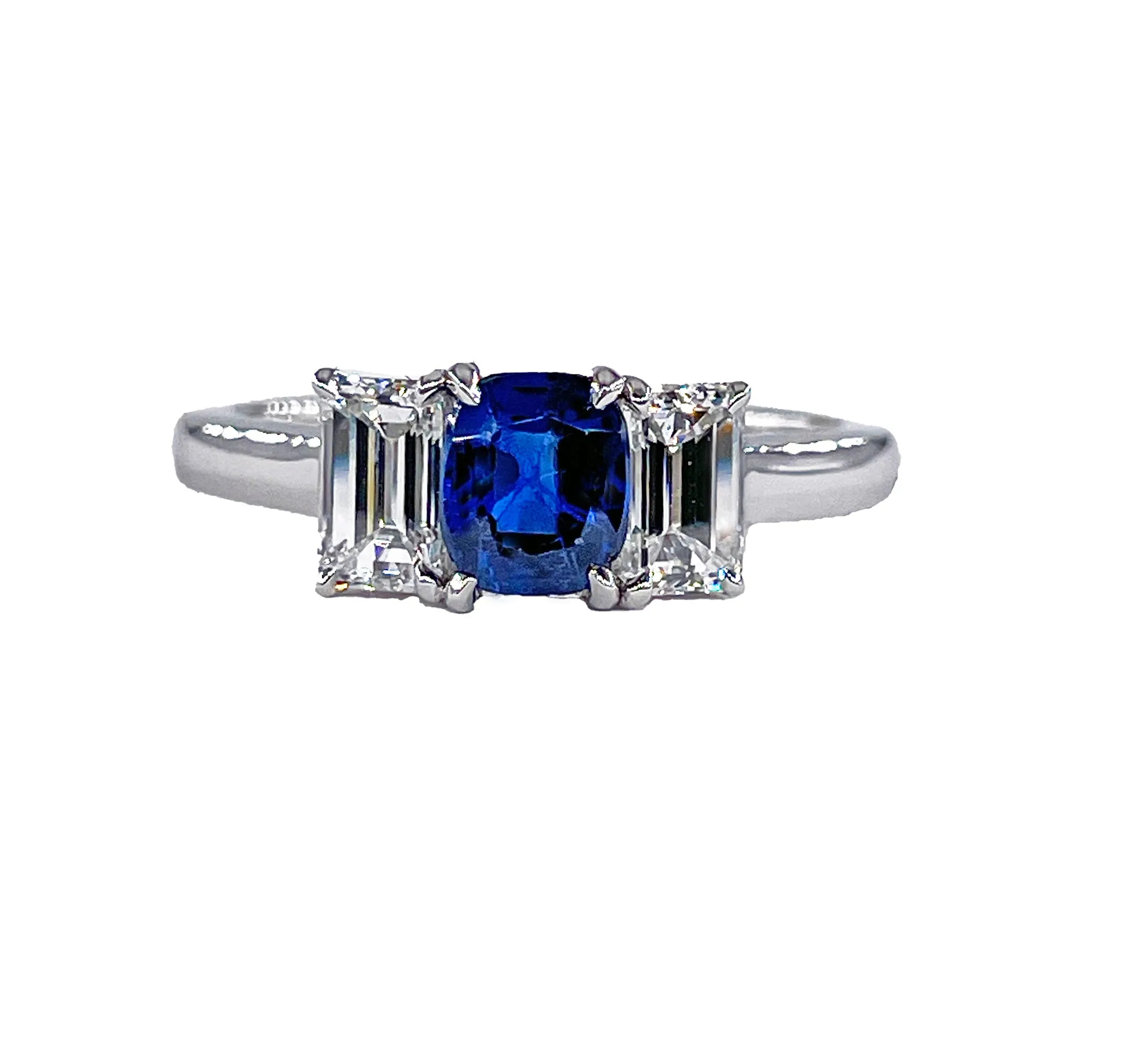 GIA Vintage TIFFANY & Co 1.75ctw No-Heat Blue Sapphire and Diamond 3 Stone Platinum Ring