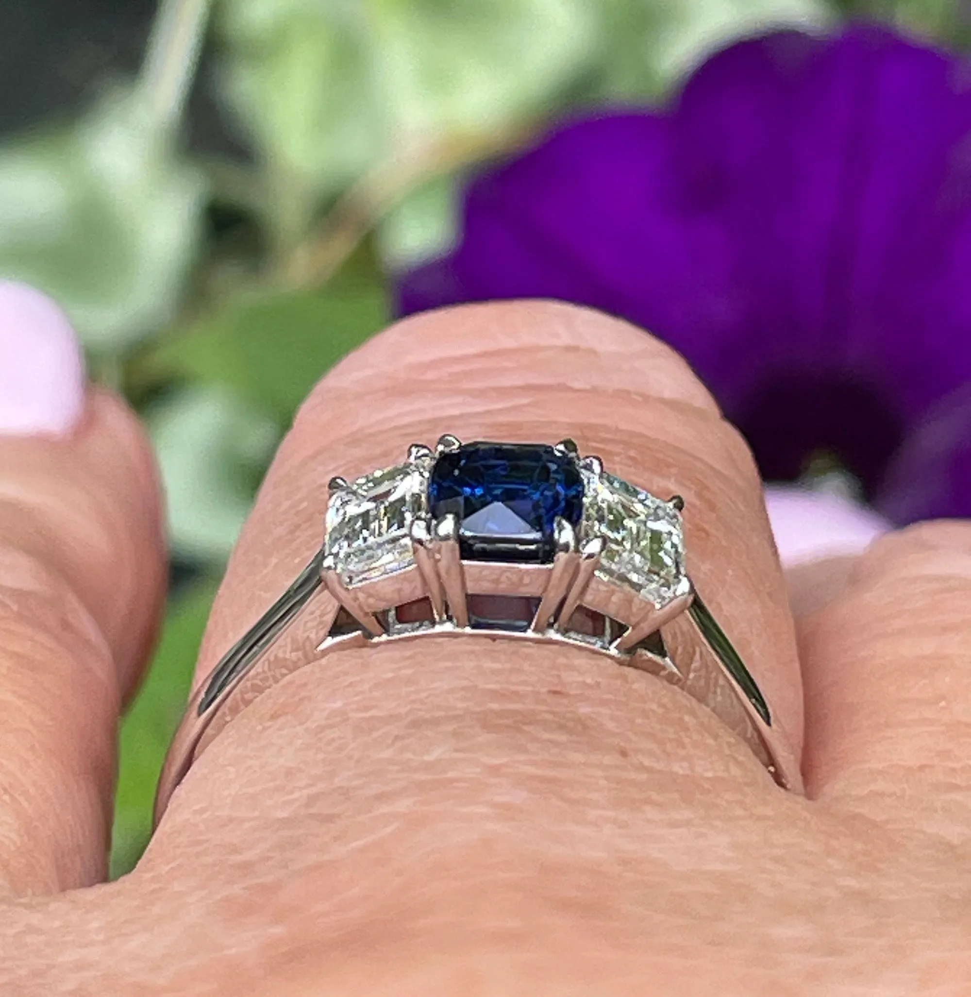 GIA Vintage TIFFANY & Co 1.75ctw No-Heat Blue Sapphire and Diamond 3 Stone Platinum Ring