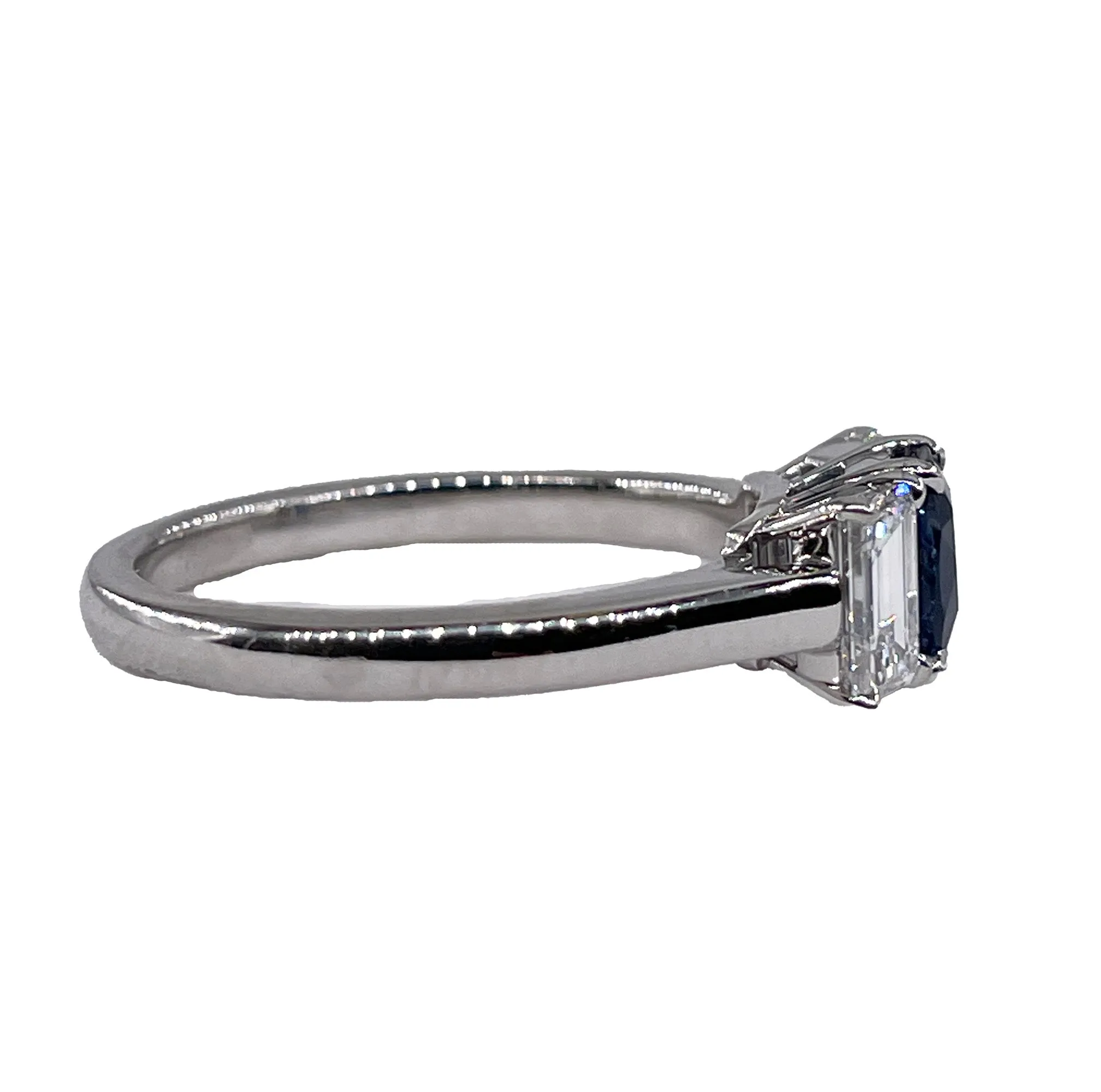 GIA Vintage TIFFANY & Co 1.75ctw No-Heat Blue Sapphire and Diamond 3 Stone Platinum Ring