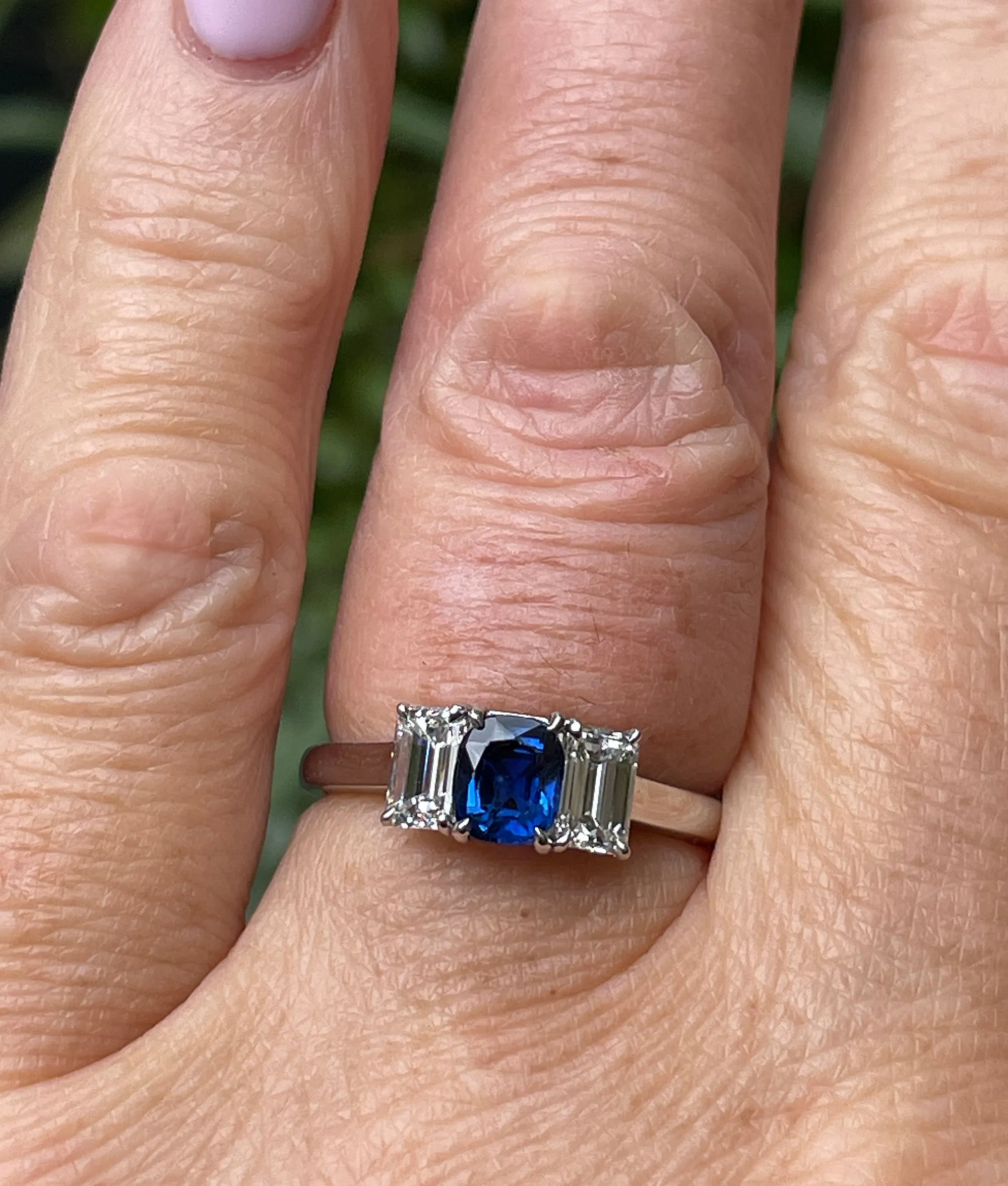 GIA Vintage TIFFANY & Co 1.75ctw No-Heat Blue Sapphire and Diamond 3 Stone Platinum Ring