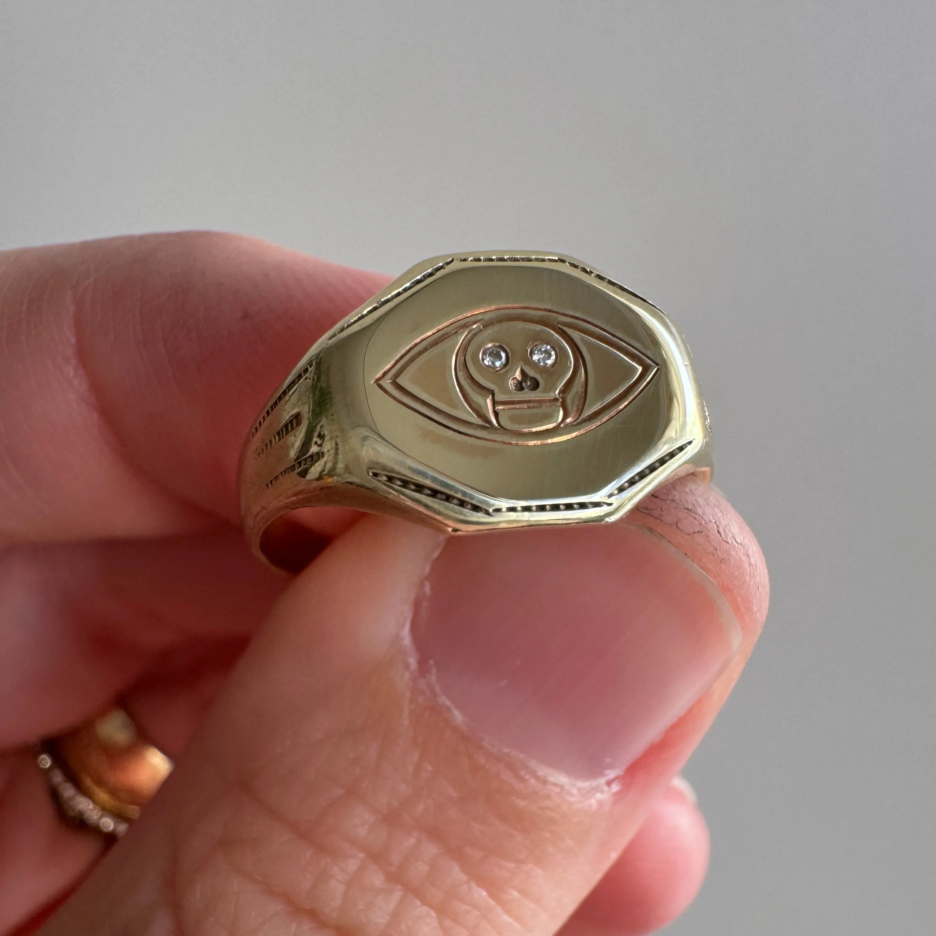 reimagined V I N T A G E // memento mori vision / 10k memento mori evil eye signet ring / size 6.5