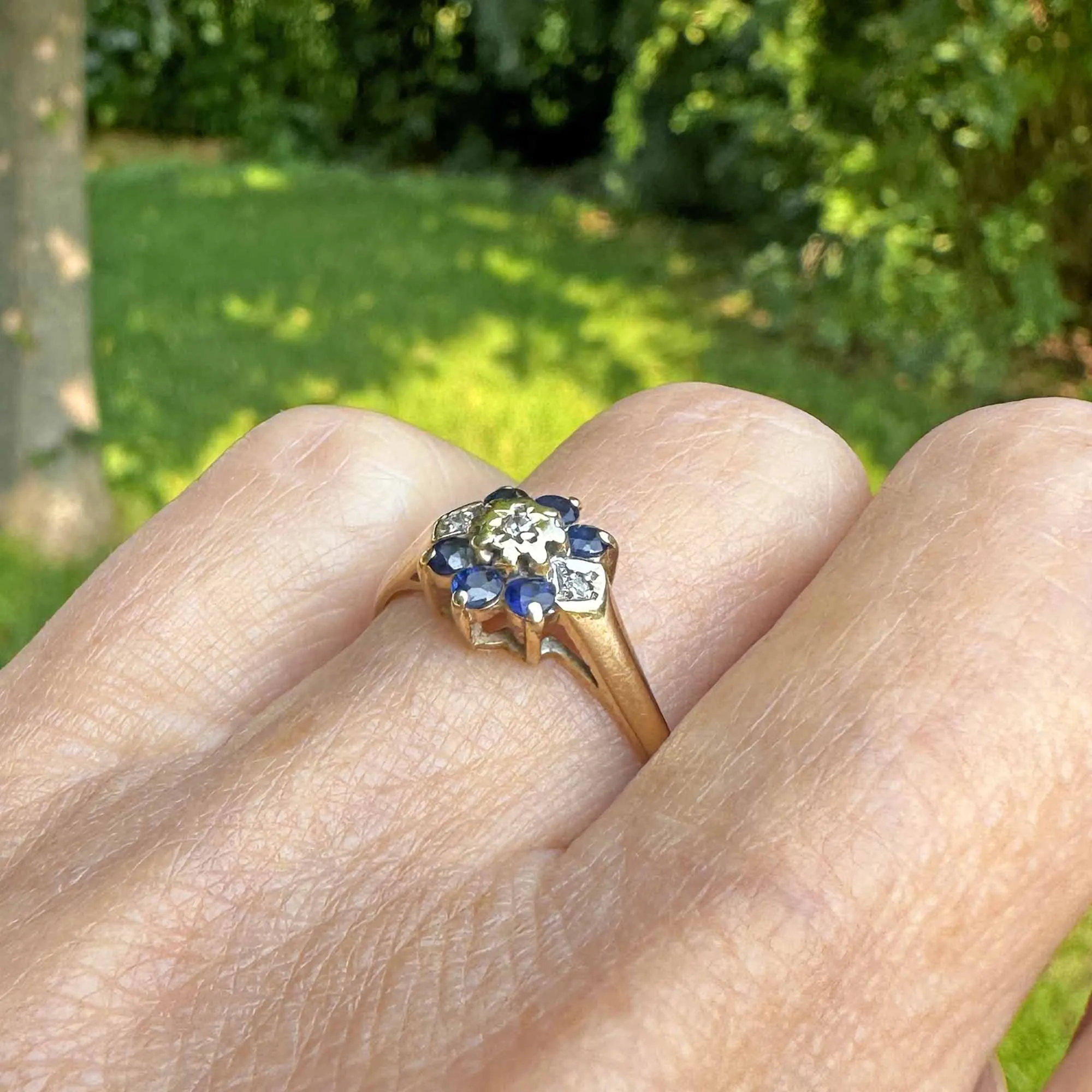 Vintage Floral Sapphire and Diamond Ring in Gold